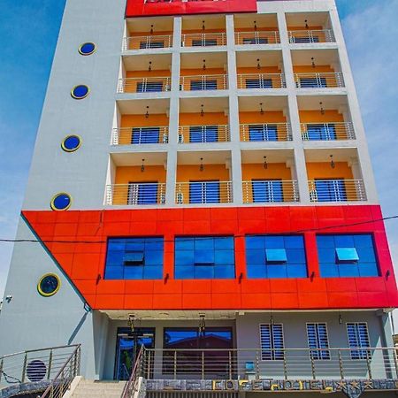 Cofe Hotel Yaoundé エクステリア 写真