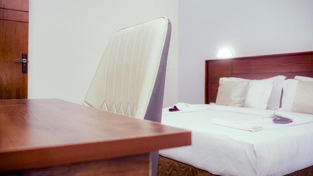 Cofe Hotel Yaoundé エクステリア 写真