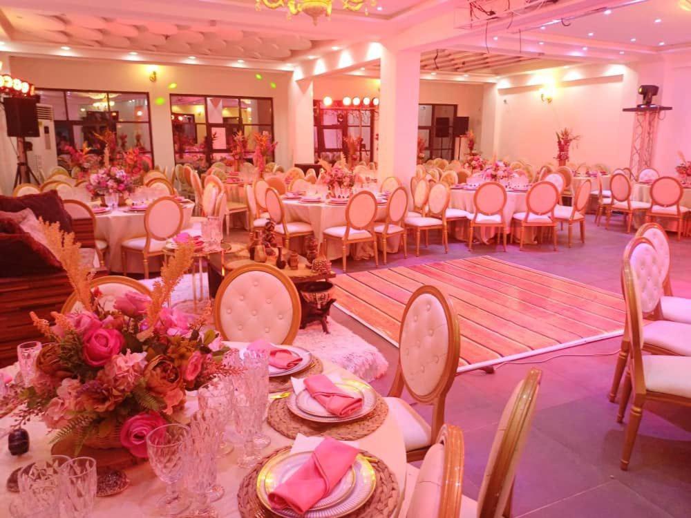 Cofe Hotel Yaoundé エクステリア 写真