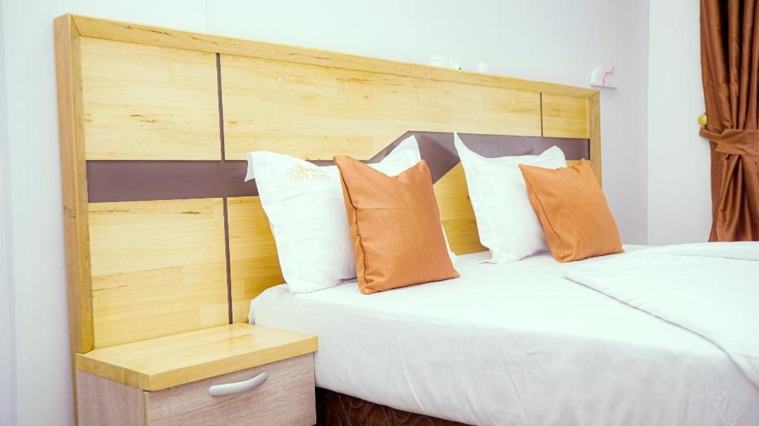 Cofe Hotel Yaoundé エクステリア 写真