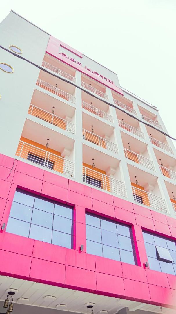 Cofe Hotel Yaoundé エクステリア 写真